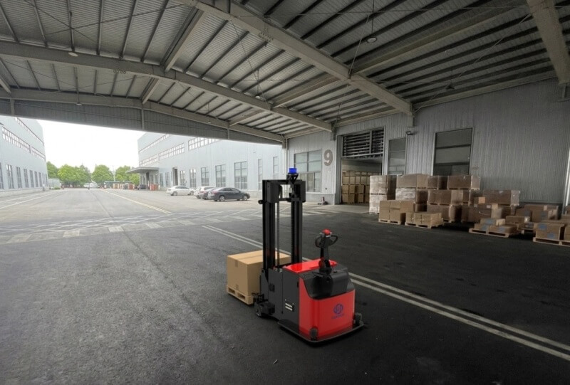 AGV 無人搬運車 ~ 光恆